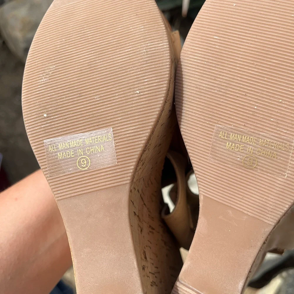 X2B | Chic Tan Cork Wedge Sandals 9